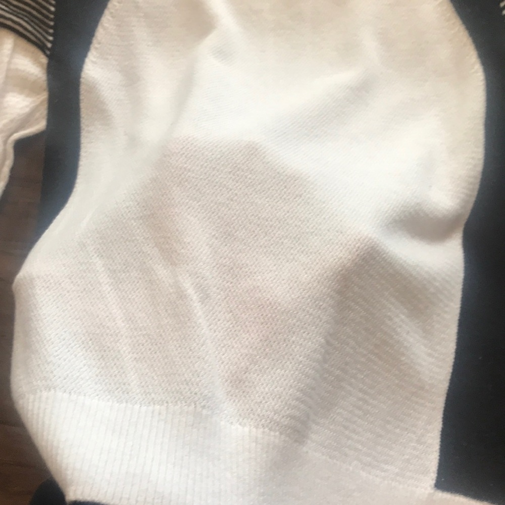 AE Light Sweater - Picture 7 of 12